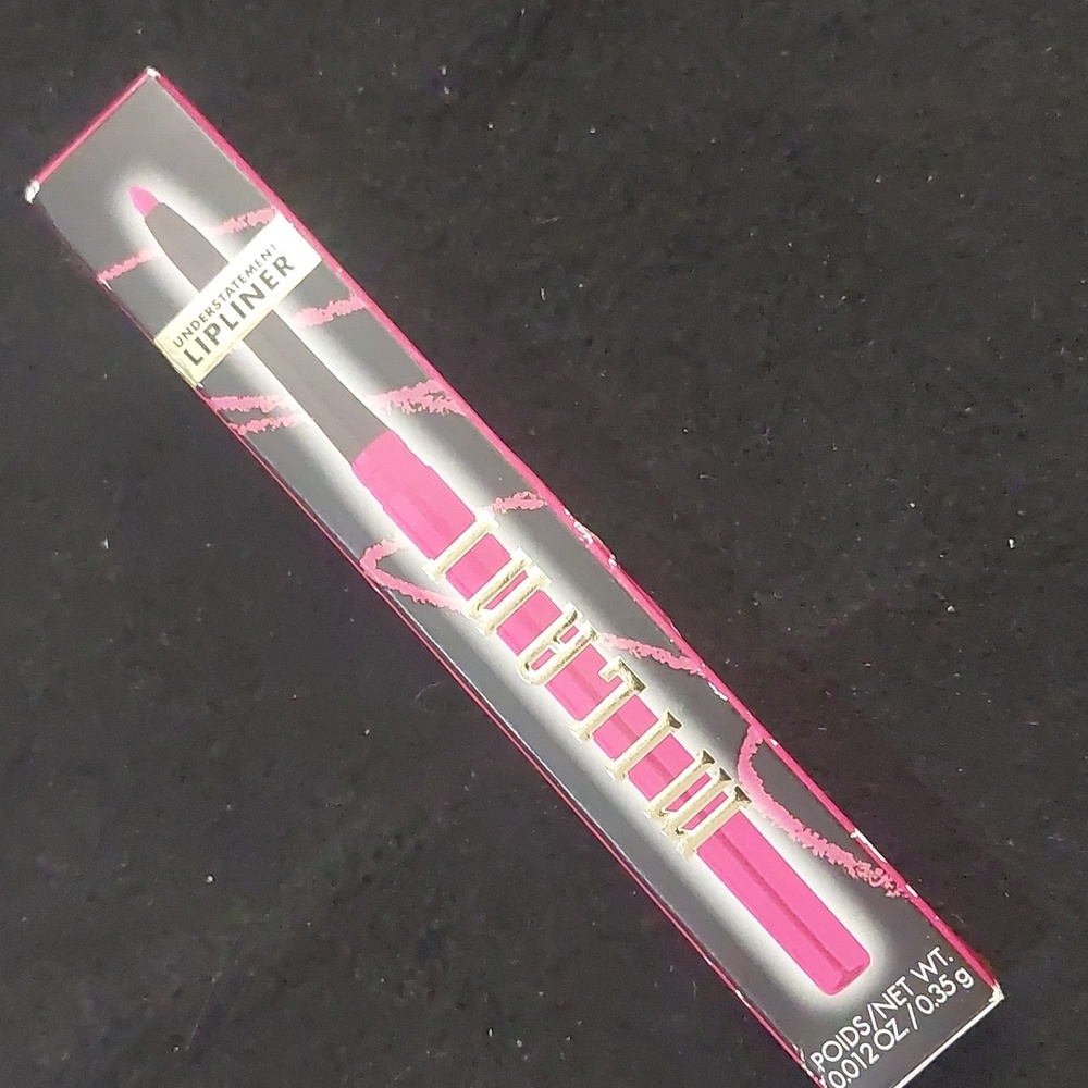 NEW Milani lip liner sassy cherry